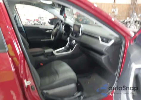 2021 Toyota Rav4 Xle z USA, uszkodzony, nr VIN 2T3W1RFV7MW163390